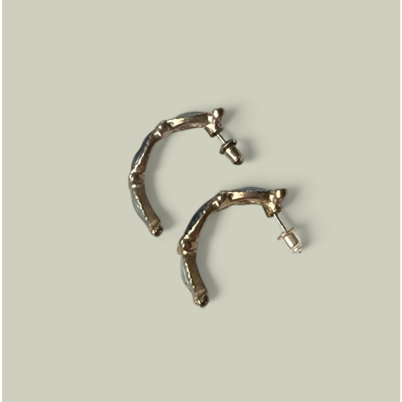 Unbranded silver plated blue resin cresent pierced earrings - Picture 4 of 4